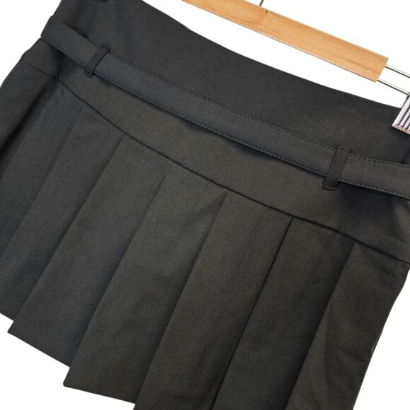 NWT Zara Womens M Box Pleated A-Line Belt Buckled Black Mini Skort 3067/538/800 - Picture 8 of 15